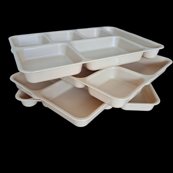 Set of 4 vintage school lunch tray cambro 10146DCW Huntington beach Made… - Picture 11 of 16